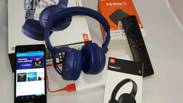 Jak podłączyć słuchawki bezprzewodowe do laptopa JBL w prosty sposób
